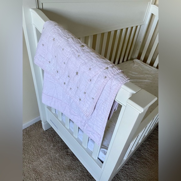 POTTERY BARN KIDS EMILY & MERITT SCATTERED STARS PINK & SILVER BABY QUILT  36X50 - Picture 6 of 7